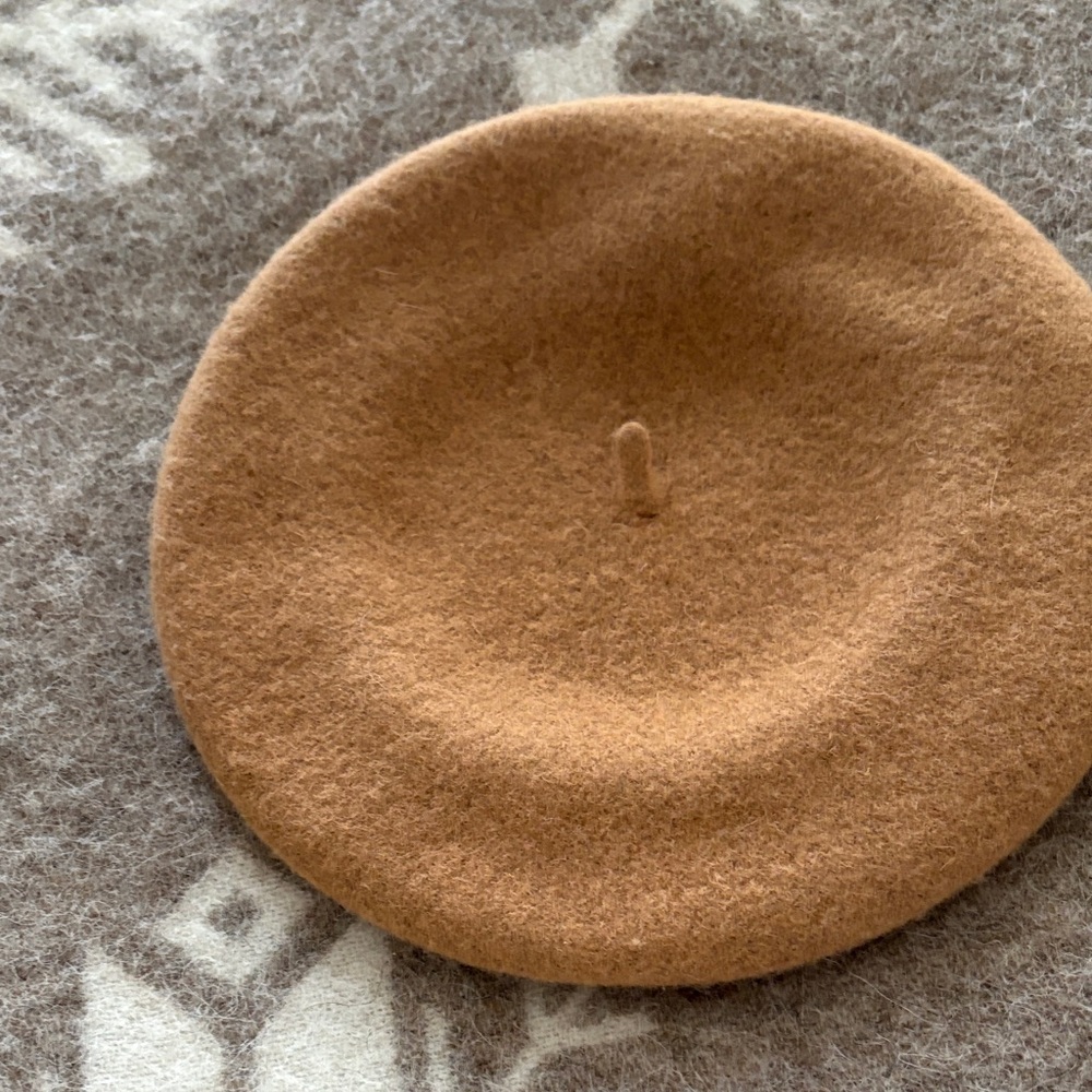 Halogen Wool Tan Beret chic, stylish and a great gift item for that Francophile - Picture 2 of 4